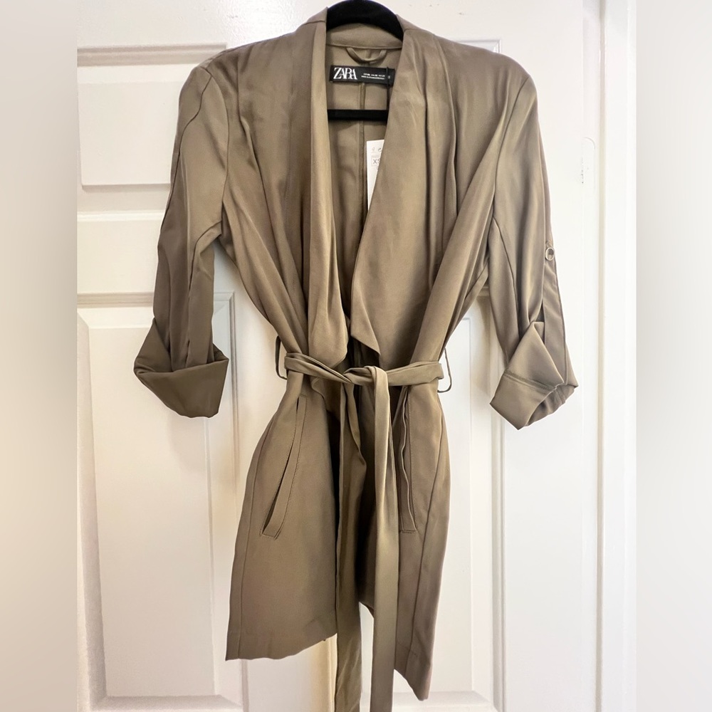NWT Zara long sleeve top with tie